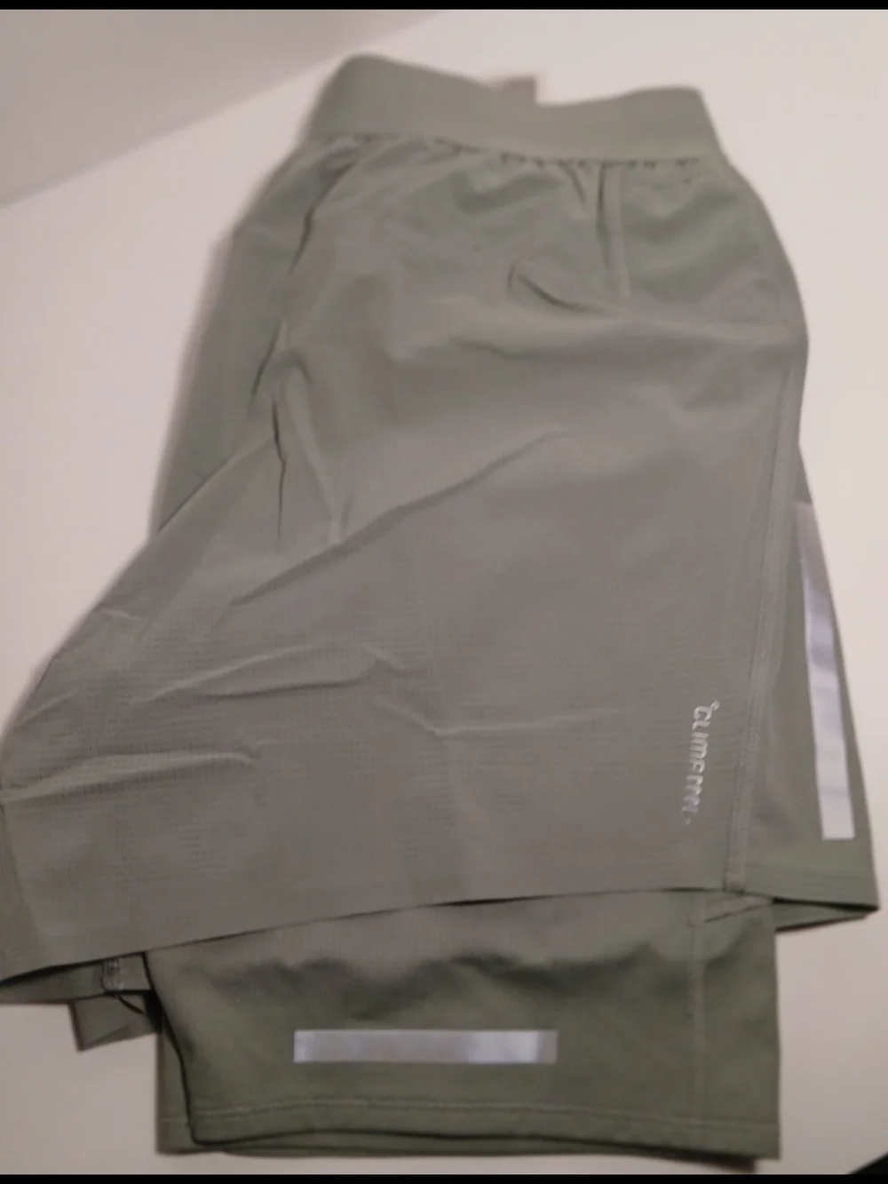 New Adidas ULTIMATE RUNNING REFLECTIVE 2-IN-1 SHORTS Medium